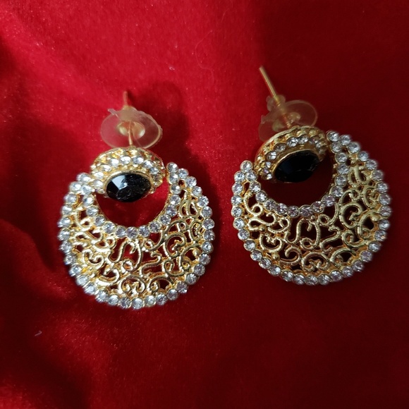 Jwellery - Picture 2 of 2